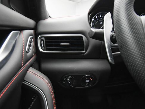 New 2024 Maserati Levante GT Ultima image 34