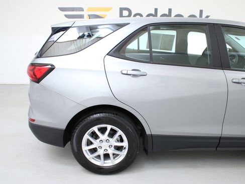 Used 2024 Chevrolet Equinox LS FWD image 9