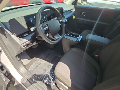 New 2025 Hyundai Ioniq 5 SE image 16