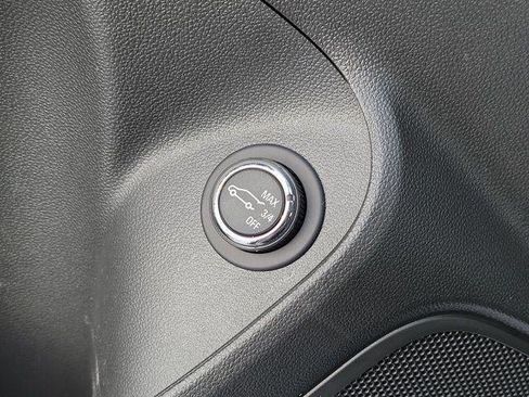 Used 2023 Buick Encore GX Select w/ Sport Touring Package FWD image 21