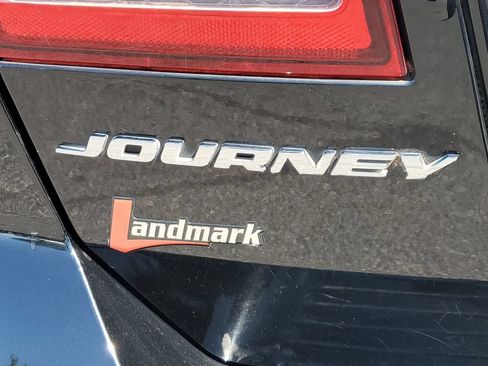 Used 2019 Dodge Journey SE w/ Connectivity Group FWD image 7