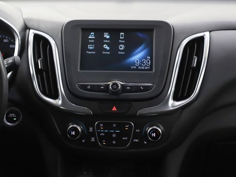 Used 2018 Chevrolet Equinox LT image 15