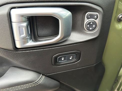 Used 2021 Jeep Wrangler Unlimited Rubicon w/ Dual Top Group image 23