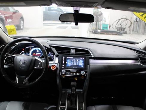 Used 2018 Honda Civic EX-T image 2