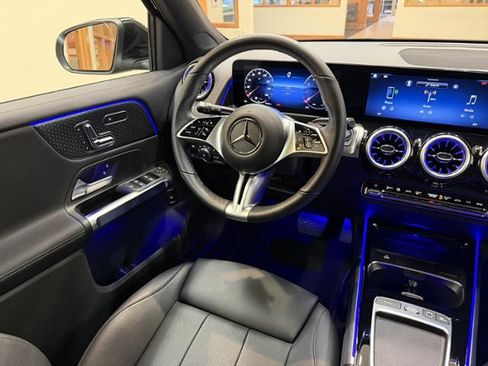 Used 2025 Mercedes-Benz GLA 250 image 9
