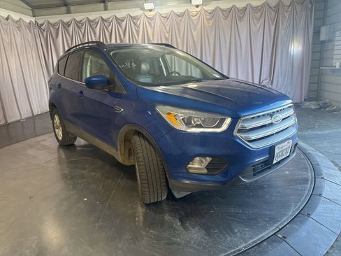 Used 2019 Ford Escape SEL image 3