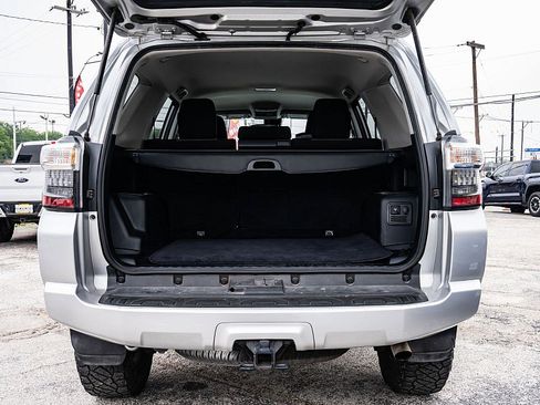 Used 2022 Toyota 4Runner SR5 RWD image 12