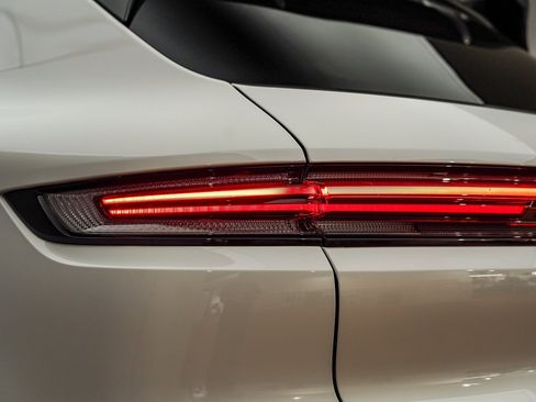 Used 2025 Porsche Cayenne image 16