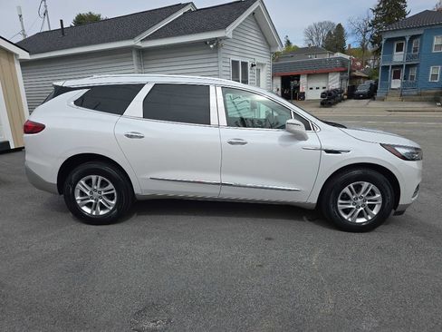 Used 2020 Buick Enclave Essence w/ Sound and Sites Package AWD/4WD image 3