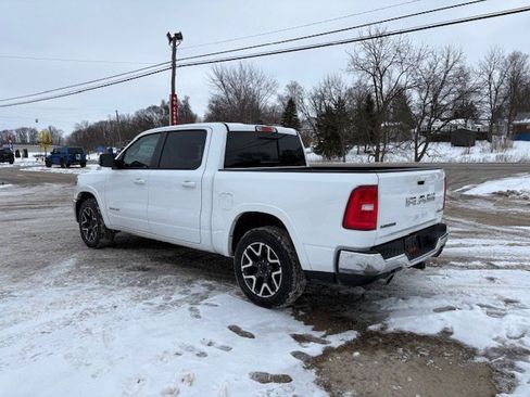 Used 2025 RAM 1500 Laramie AWD/4WD image 6