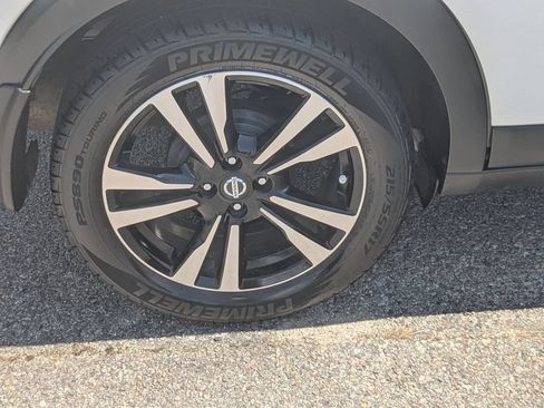 Used 2019 Nissan Kicks SV FWD image 13