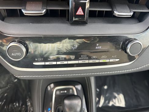 Used 2023 Toyota Corolla SE image 17