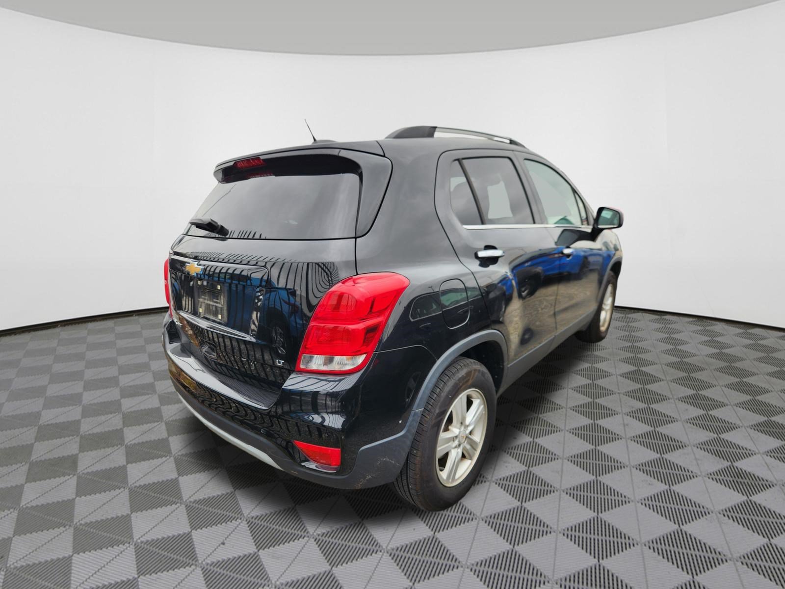 Used 2020 Chevrolet Trax LT w/ LT Convenience Package AWD/4WD image 4