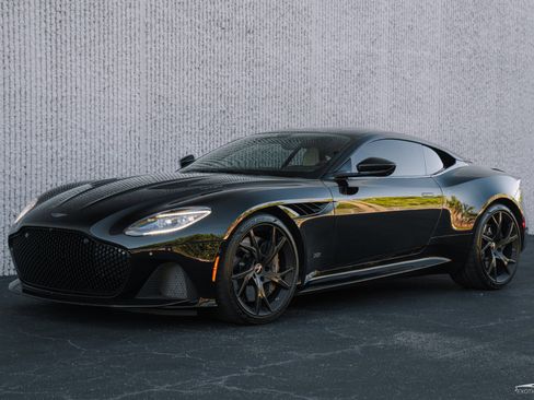 Used 2019 Aston Martin DBS Superleggera RWD image 1