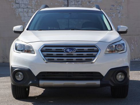 Used 2015 Subaru Outback 3.6R Limited image 2