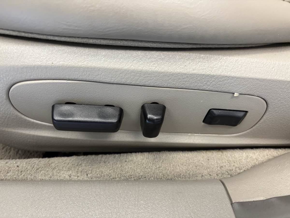 Used 2004 Lincoln LS RWD image 19