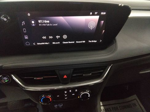 Used 2025 Buick Encore GX Preferred FWD image 19