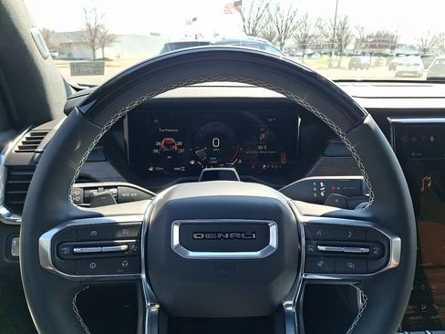 Used 2026 GMC Acadia Denali Ultimate w/ LPO, Floor Liner Package AWD/4WD image 19
