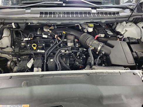 Used 2021 Ford Edge SE image 15