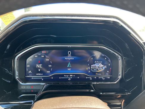 Used 2024 Chevrolet Silverado 2500 LT image 18