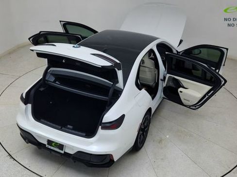 Used 2023 BMW i7 xDrive60 w/ Executive Package 2 AWD/4WD image 87