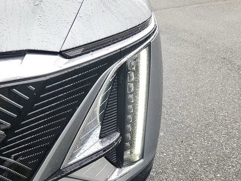 Certified 2024 Cadillac Lyriq Luxury image 9