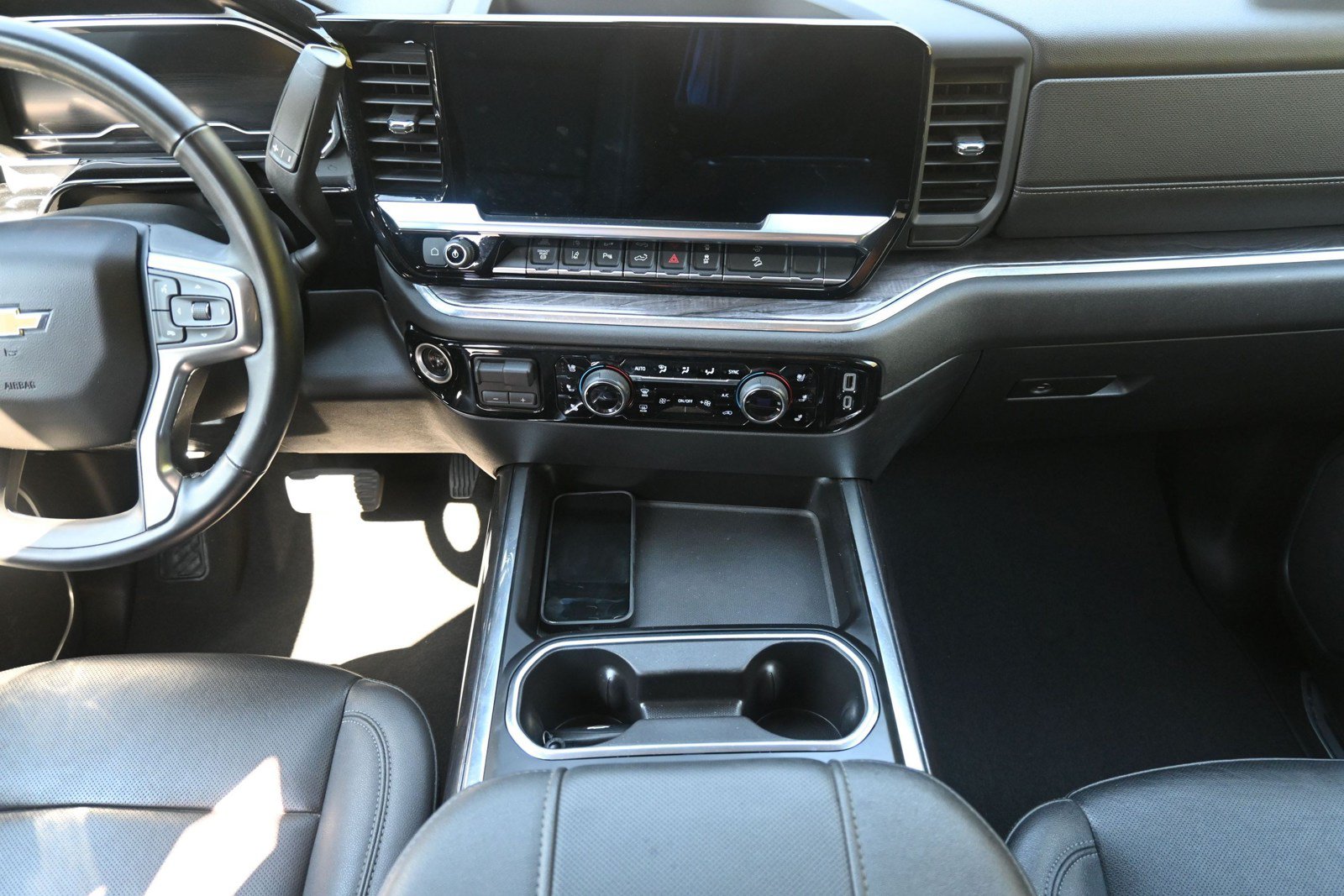 Used 2024 Chevrolet Silverado 3500 LTZ w/ LTZ Convenience Package AWD/4WD image 25