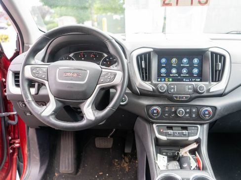 Used 2024 GMC Terrain SLT AWD/4WD image 15