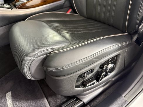 Used 2019 Genesis G90 3.3T Premium image 18