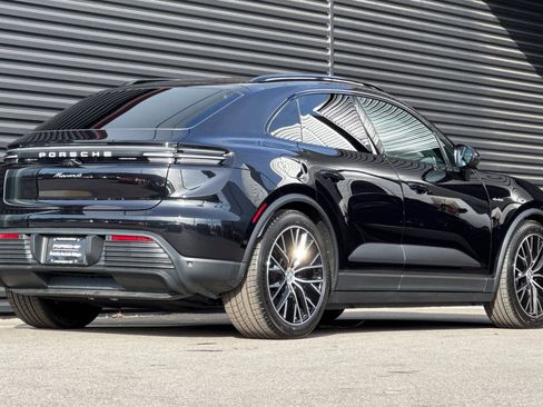 Used 2024 Porsche Macan 4 Electric image 8