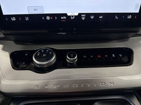Used 2025 Ford Expedition Active AWD/4WD image 15