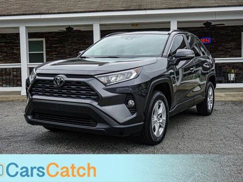 Used 2020 Toyota RAV4 XLE w/ Convenience Package FWD image 12