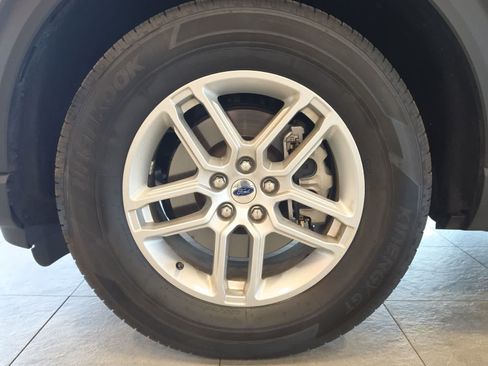 Used 2026 Ford Explorer Active AWD/4WD image 13