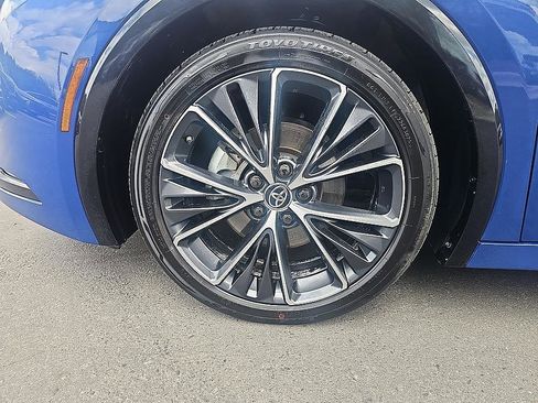 Used 2024 Toyota Prius XLE image 10