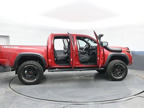Used 2017 Toyota Tacoma TRD Off-Road w/ Tow Package (A/T) image 52