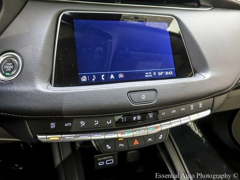 Certified 2023 Cadillac XT4 Luxury w/ Cold Weather Package image 14