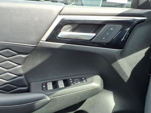 Used 2025 Mitsubishi Outlander SEL image 25