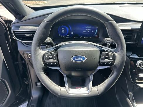 Used 2023 Ford Explorer ST AWD/4WD image 13