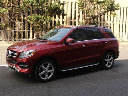 Used 2016 Mercedes-Benz GLE 350 w/ Premium Package image 12