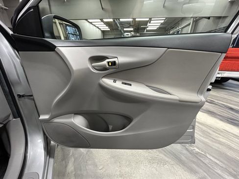 Used 2013 Toyota Corolla L image 30