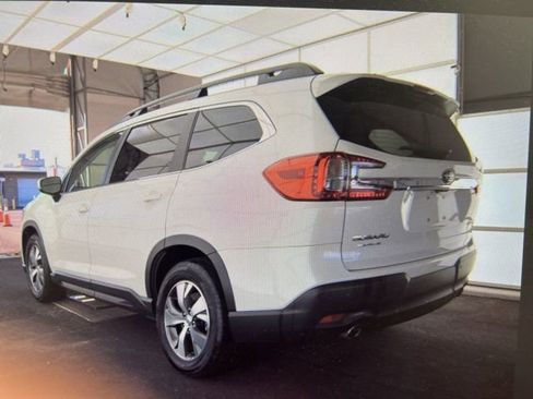 Used 2025 Subaru Ascent Premium AWD/4WD image 3