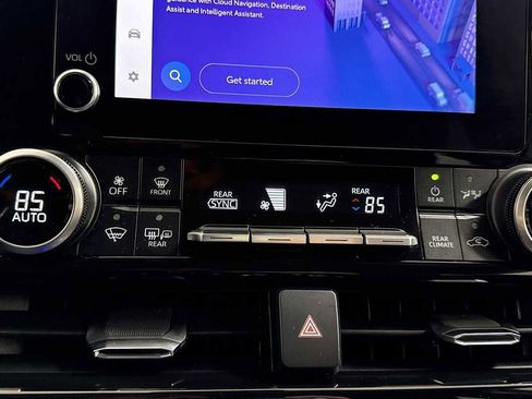 Certified 2023 Toyota Highlander LE image 21