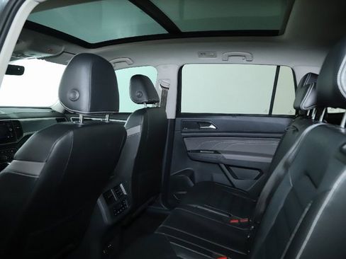 Used 2023 Volkswagen Atlas SEL Premium image 19