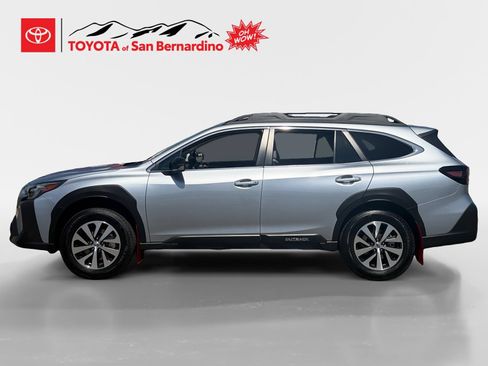 Used 2024 Subaru Outback Premium AWD/4WD image 2