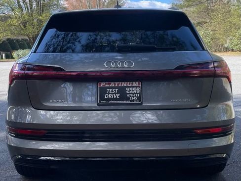 Used 2021 Audi e-tron Premium w/ Convenience Plus Package image 7