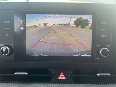 Used 2025 Kia Sportage LX FWD image 23