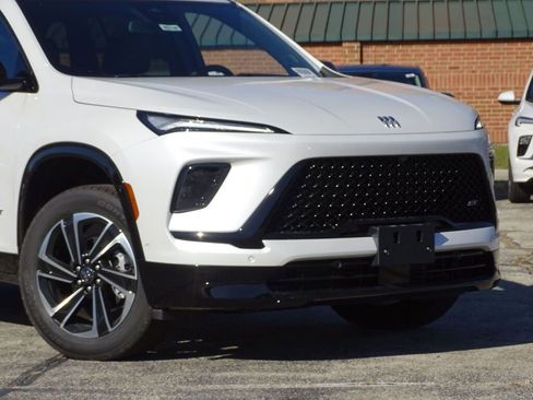 New 2025 Buick Enclave Sport Touring w/ Super Cruise Package image 2