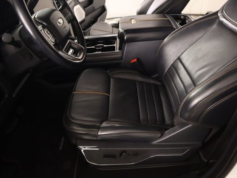 Used 2024 Ford F250 Platinum image 12