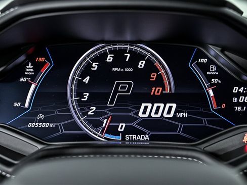 Used 2021 Lamborghini Huracan EVO RWD image 21