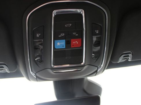 Used 2024 Jeep Wagoneer Series II image 60